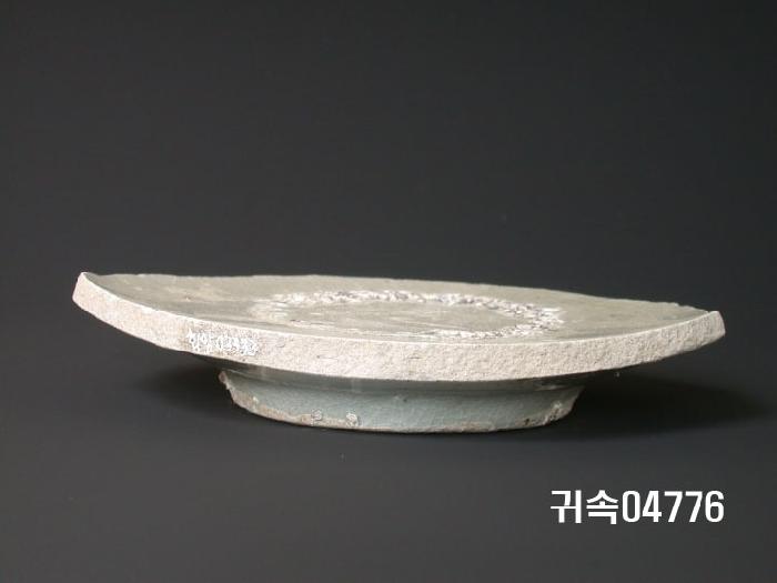 朝鮮 純白磁 접시 底部片 이미지