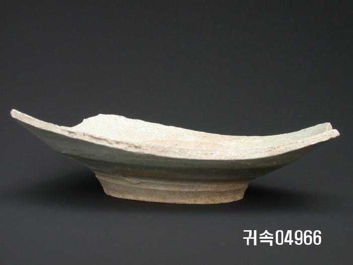 朝鮮 純白磁  접시底部片 이미지