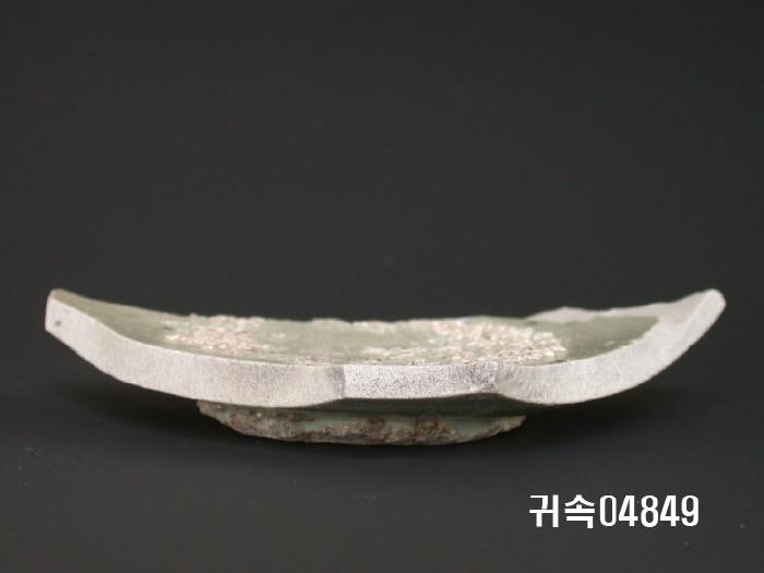 朝鮮 純白磁  접시底部片 이미지