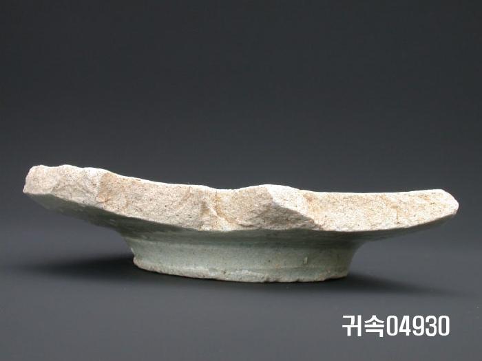 朝鮮 純白磁  접시底部片 이미지