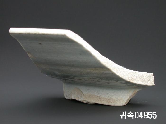 朝鮮 純白磁 楪匙 片 이미지