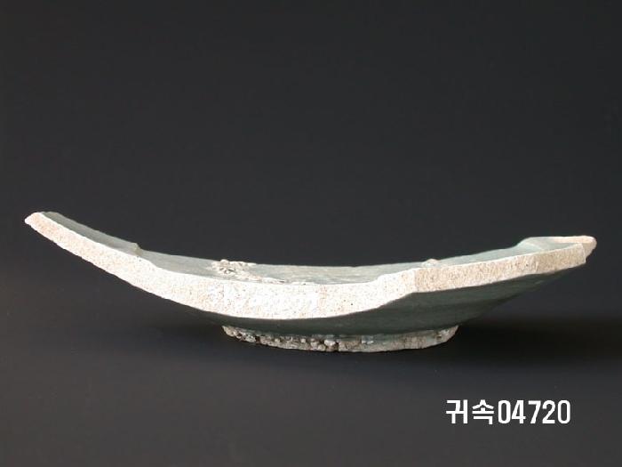 朝鮮 純白磁 접시 底部片 이미지