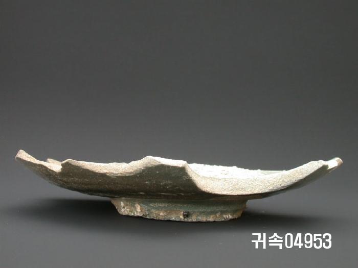朝鮮 純白磁  접시底部片 이미지