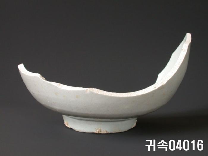 朝鮮 純白磁 鉢片 이미지