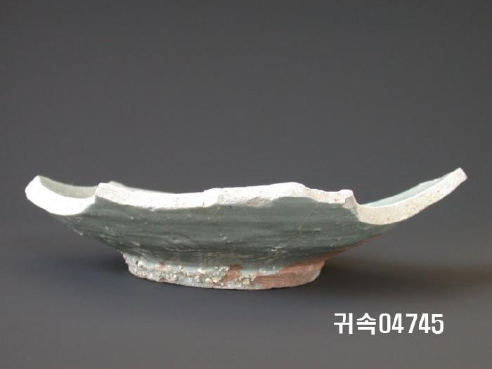 朝鮮 純白磁 접시 底部片 이미지