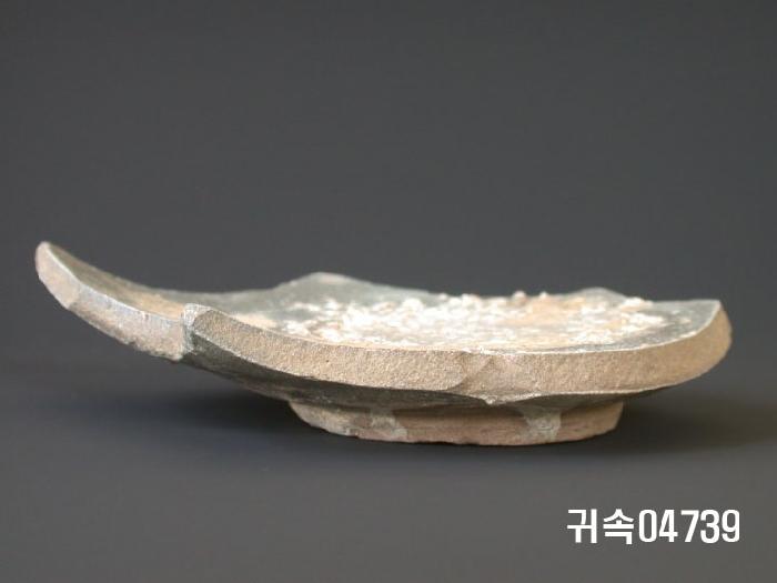 朝鮮 純白磁 접시 底部片 이미지