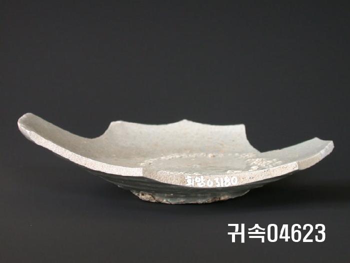 朝鮮 純白磁 楪匙 片 이미지