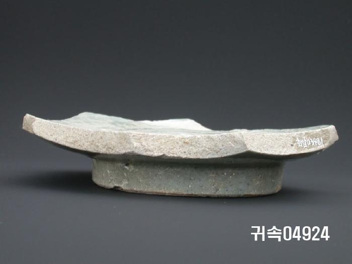 朝鮮 純白磁  접시底部片 이미지