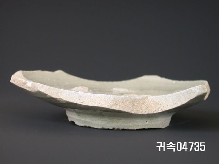 朝鮮 純白磁 접시 底部片 이미지
