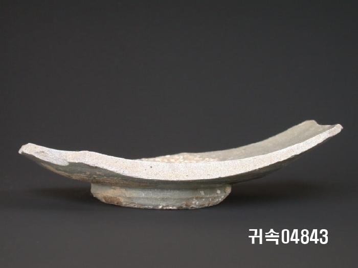 朝鮮 純白磁  접시底部片 이미지