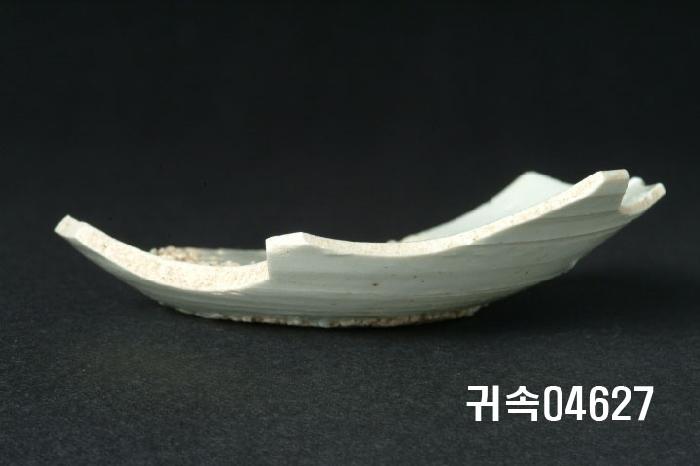朝鮮 純白磁 楪匙 片 이미지