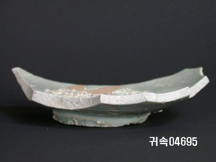 朝鮮 純白磁 접시 底部片 이미지