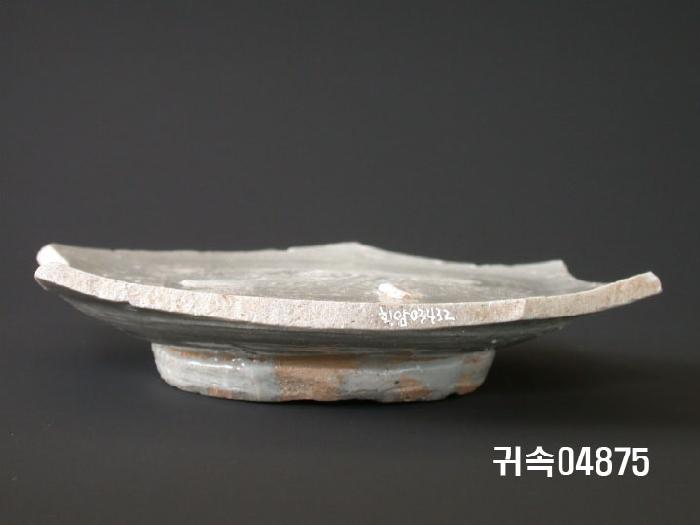 朝鮮 純白磁  楪匙 底部片 이미지