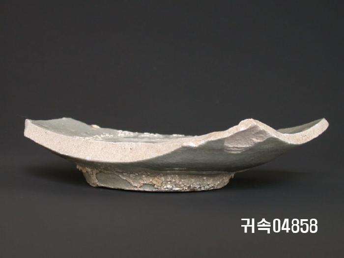 朝鮮 純白磁  접시底部片 이미지