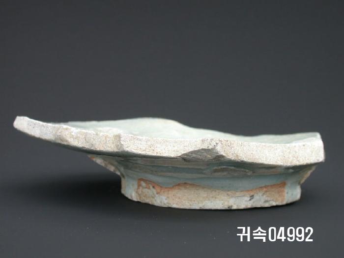 朝鮮 純白磁 楪匙 底部片 이미지