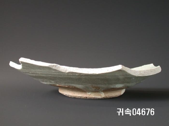 朝鮮 純白磁 접시 底部片 이미지