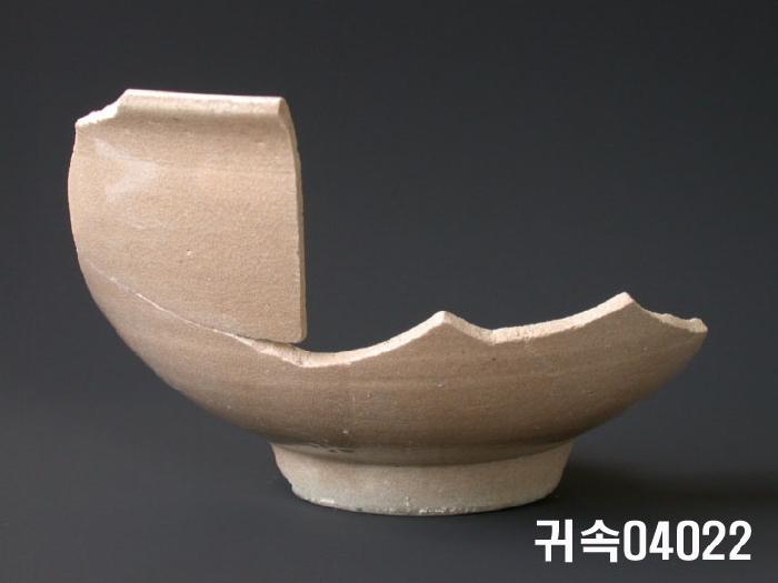 朝鮮 純白磁 鉢片 이미지