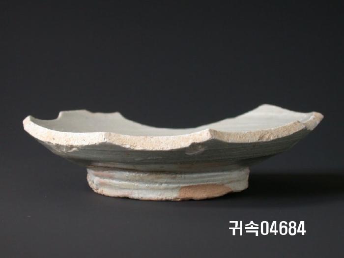 朝鮮 純白磁 접시 底部片 이미지