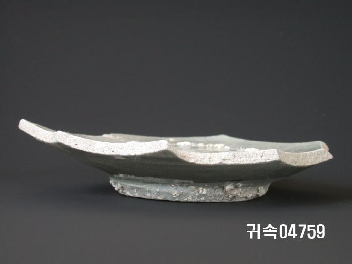 朝鮮 純白磁 접시 底部片 이미지