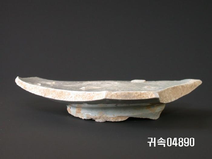 朝鮮 純白磁  접시底部片 이미지