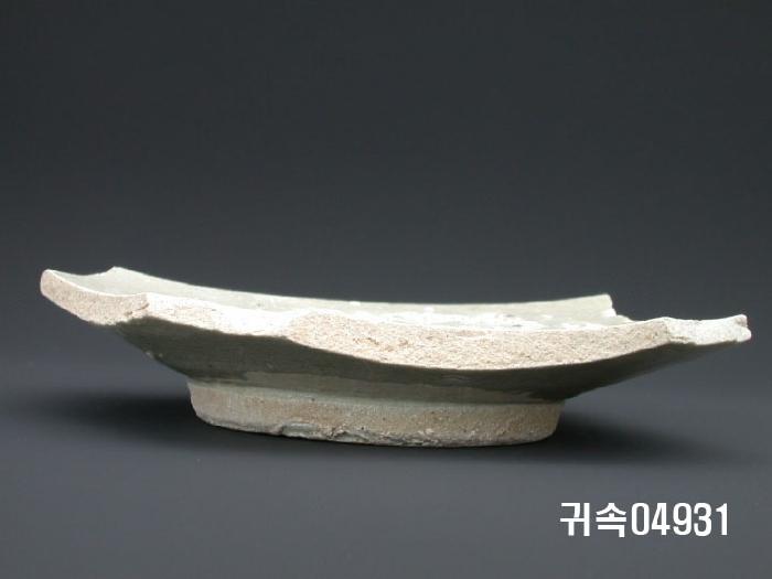 朝鮮 純白磁  접시底部片 이미지