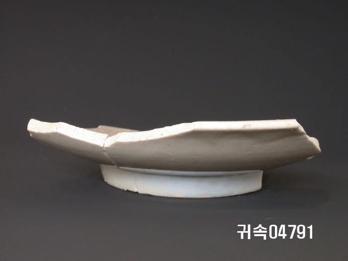 朝鮮 純白磁 楪匙 片 이미지
