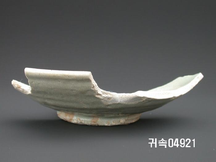 朝鮮 純白磁  접시底部片 이미지