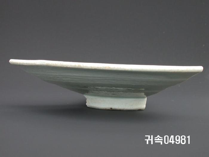 朝鮮 純白磁 楪匙 片 이미지
