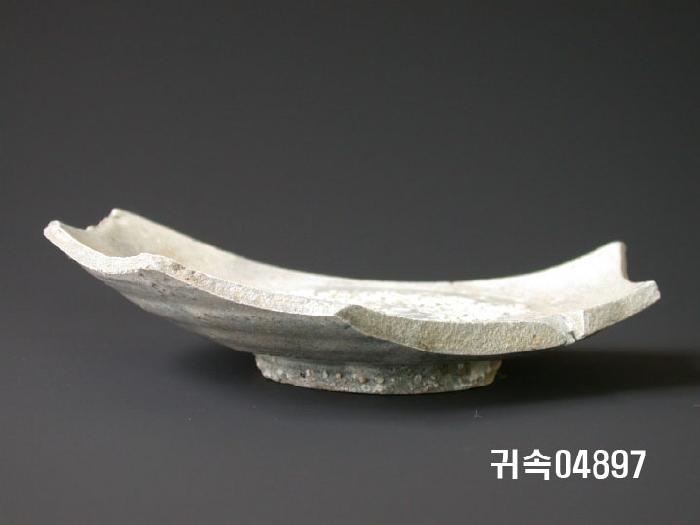 朝鮮 純白磁 접시 底部片 이미지