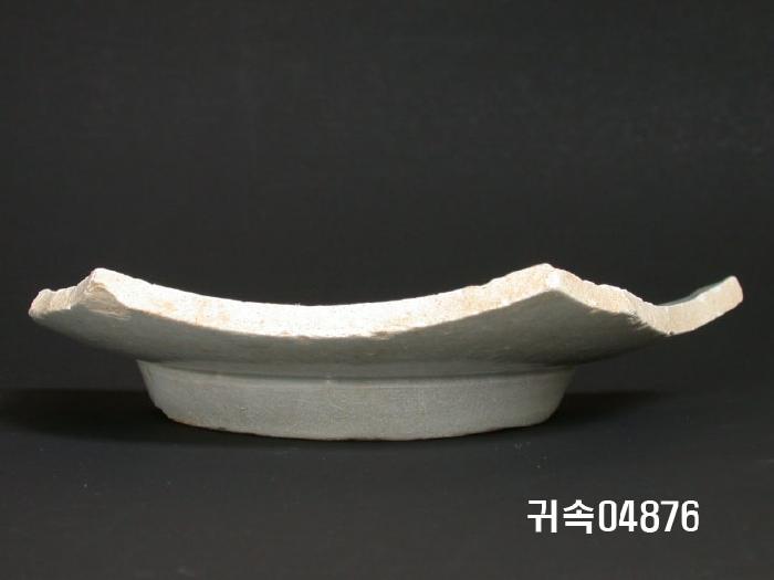朝鮮 純白磁  접시底部片 이미지