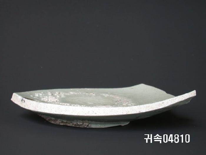 朝鮮 純白磁  접시底部片 이미지
