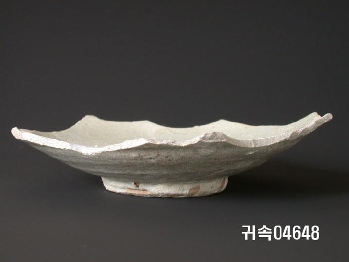 朝鮮 純白磁 楪匙 底部片 이미지