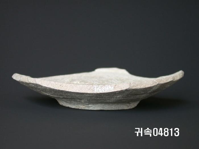 朝鮮 純白磁  접시底部片 이미지