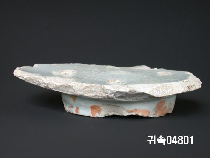 朝鮮 純白磁  접시底部片 이미지