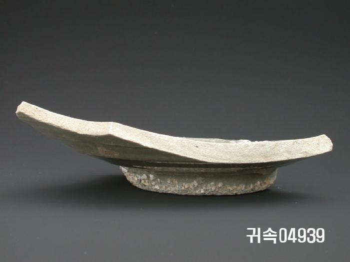 朝鮮 純白磁 접시 底部片 이미지