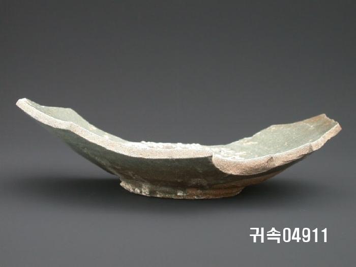 朝鮮 純白磁 접시 底部片 이미지