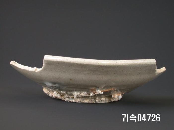 朝鮮 純白磁 접시 底部片 이미지