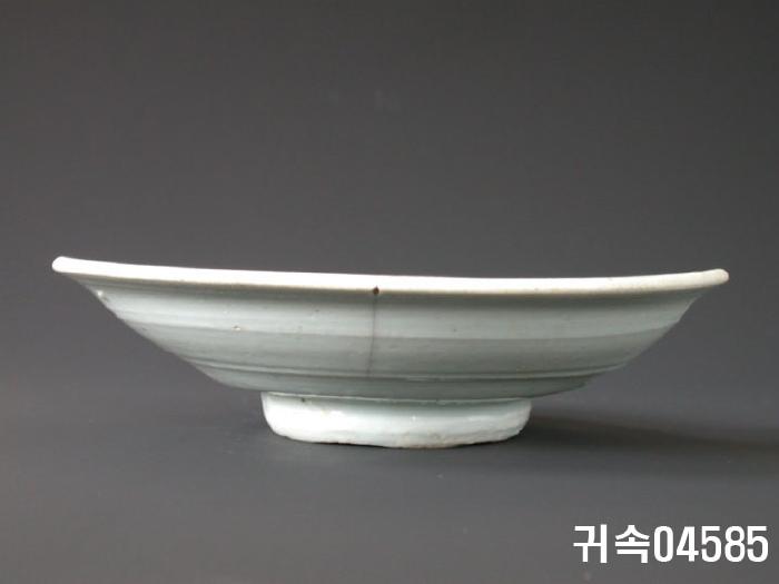 朝鮮 純白磁 楪匙 片 이미지