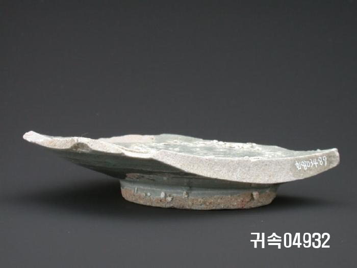 朝鮮 純白磁  접시底部片 이미지