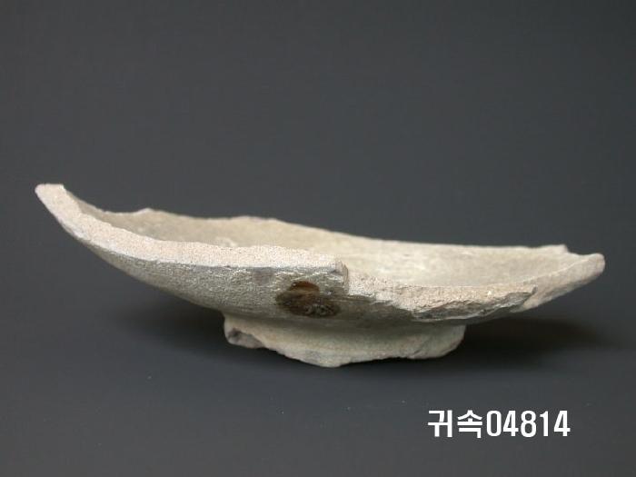 朝鮮 純白磁  접시底部片 이미지