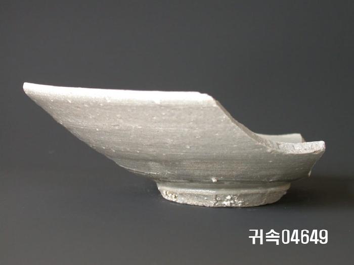 朝鮮 純白磁 楪匙 底部片 이미지