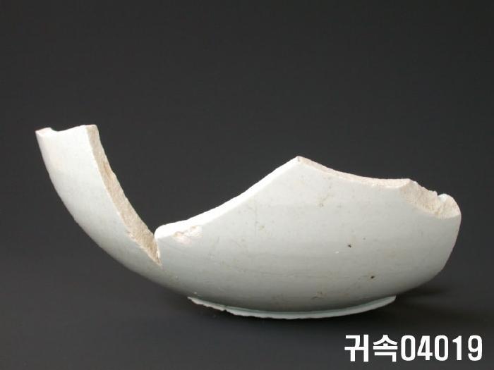 朝鮮 純白磁 鉢片 이미지