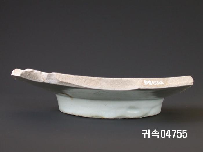 朝鮮 純白磁 접시 底部片 이미지