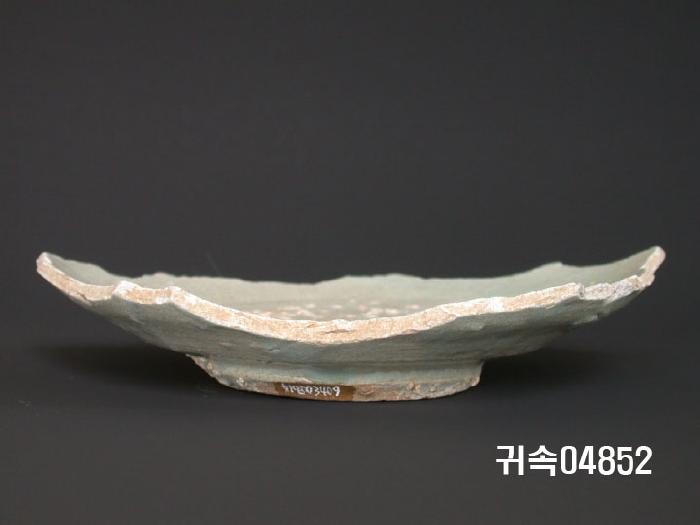 朝鮮 純白磁  접시底部片 이미지