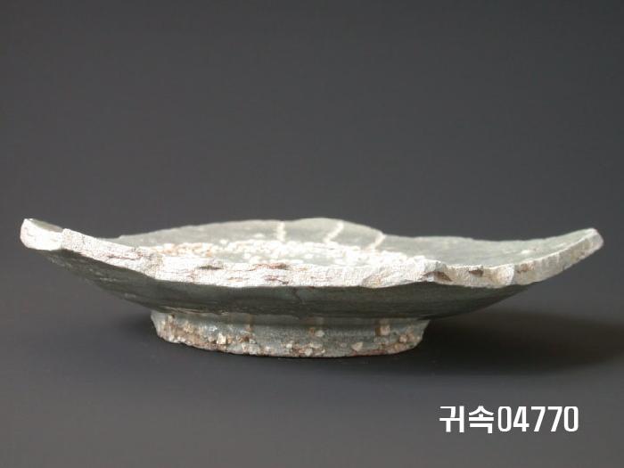朝鮮 純白磁 접시 底部片 이미지