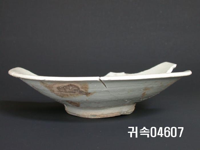 朝鮮 純白磁 楪匙 片 이미지
