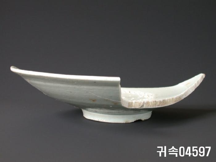 朝鮮 純白磁 楪匙 片 이미지