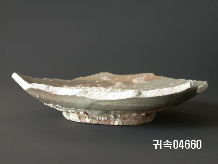 朝鮮 純白磁 접시 底部片 이미지