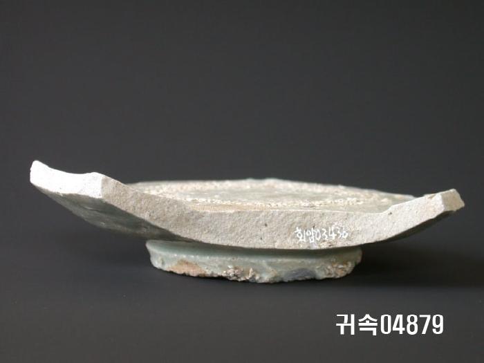 朝鮮 純白磁  접시底部片 이미지