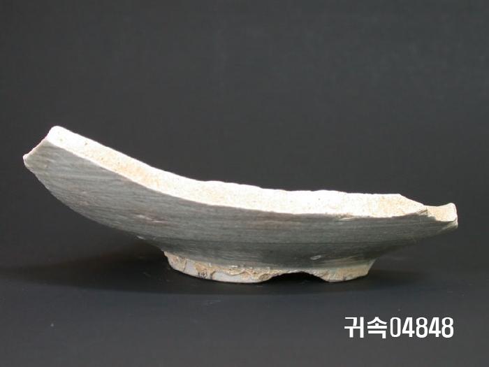 朝鮮 純白磁  접시底部片 이미지